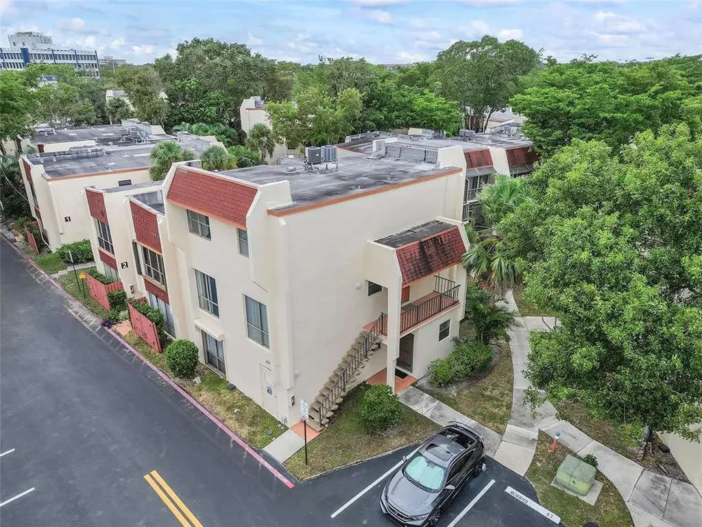 301 N Pine Island Road Plantation FL 33324