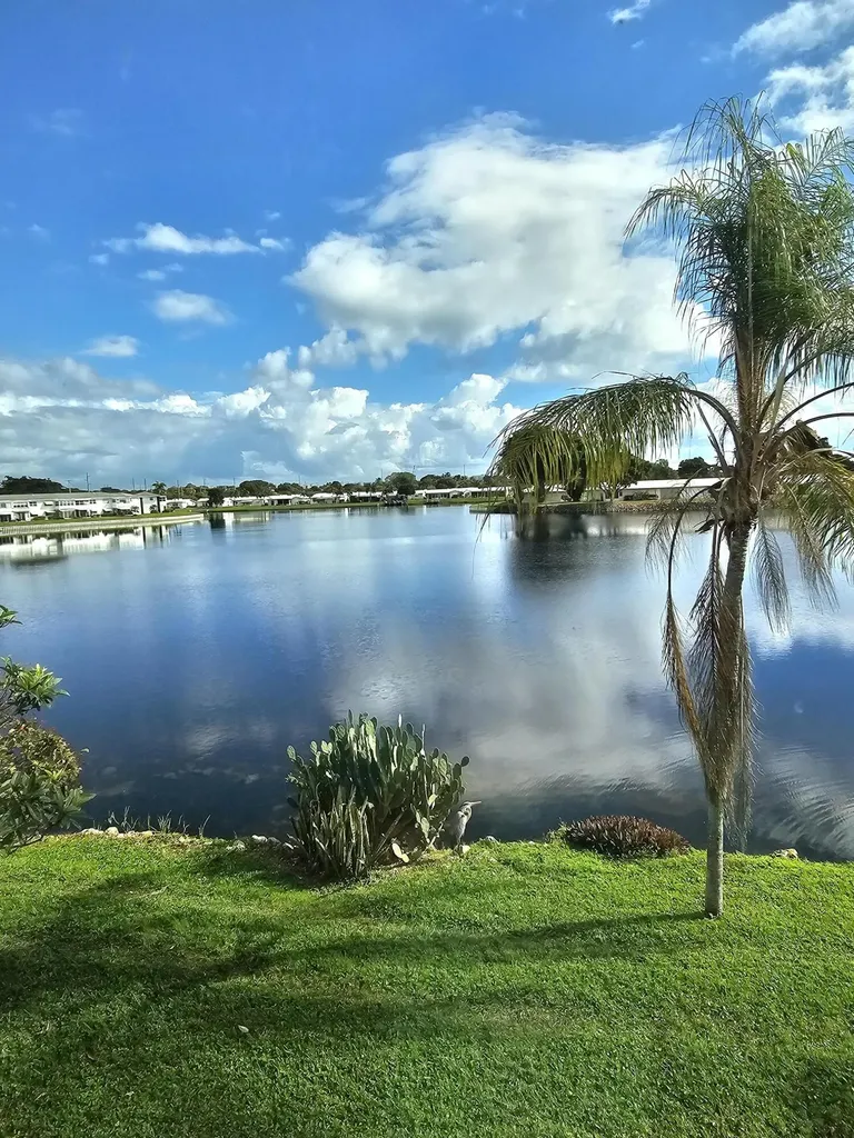 1118 Lake Terrace Boynton Beach FL 33426