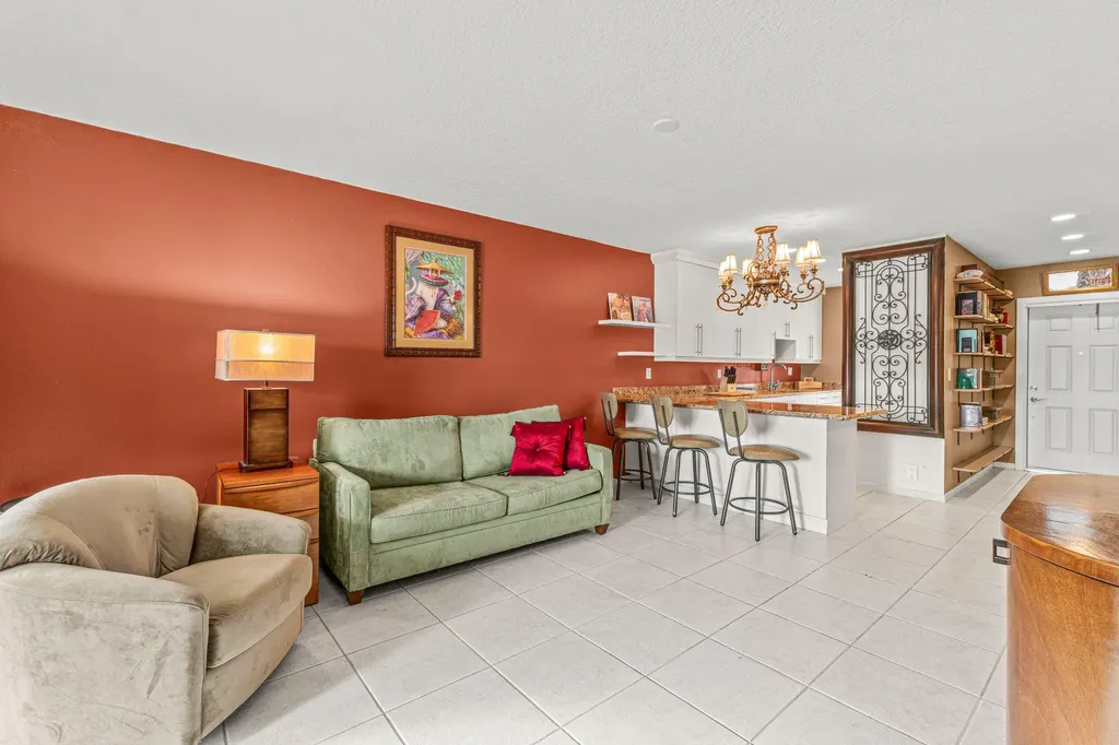 1118 Lake Terrace Boynton Beach FL 33426