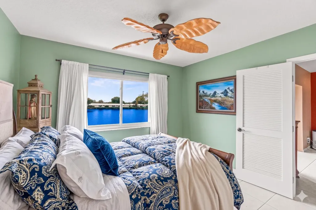 1118 Lake Terrace Boynton Beach FL 33426