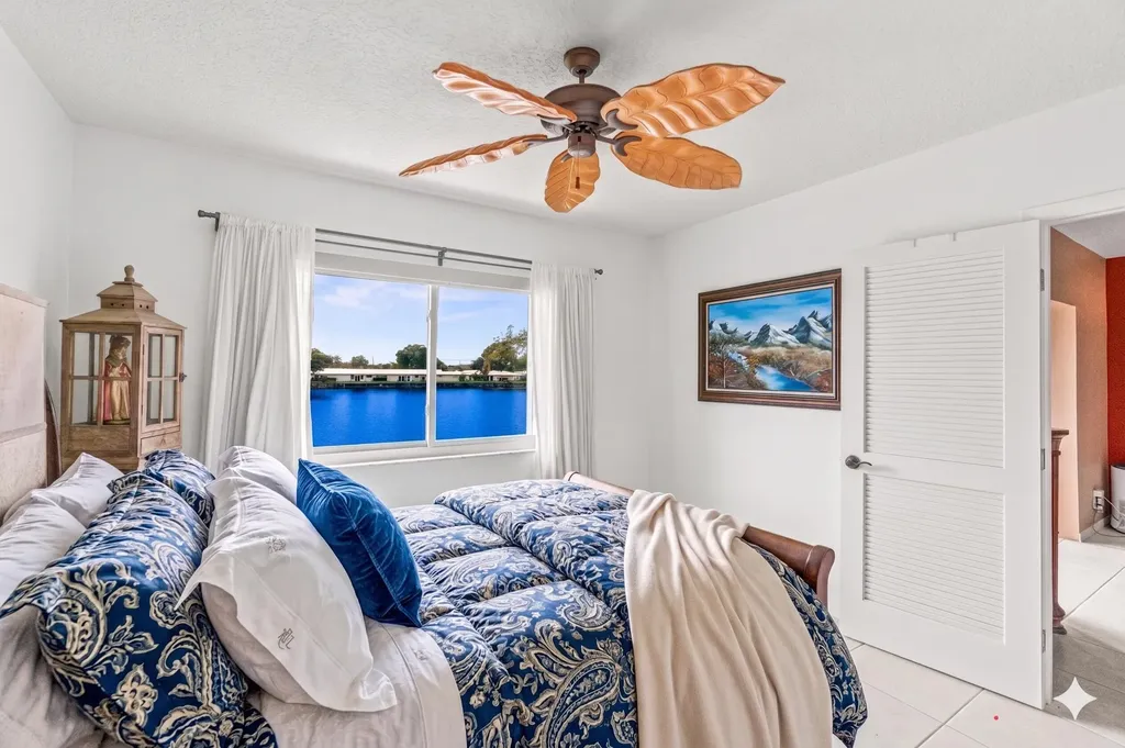 1118 Lake Terrace Boynton Beach FL 33426