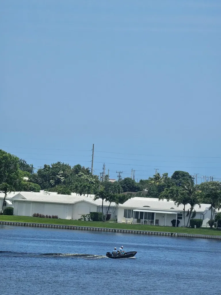 1118 Lake Terrace Boynton Beach FL 33426