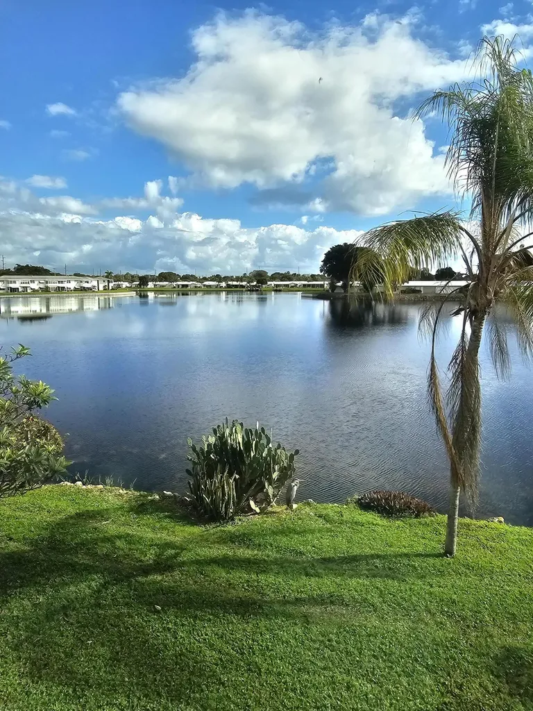 1118 Lake Terrace Boynton Beach FL 33426