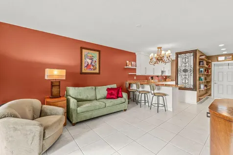 1118 Lake Terrace Boynton Beach FL 33426