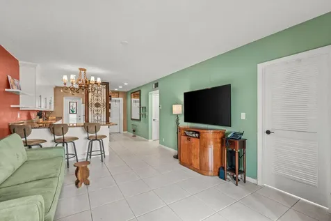 1118 Lake Terrace Boynton Beach FL 33426