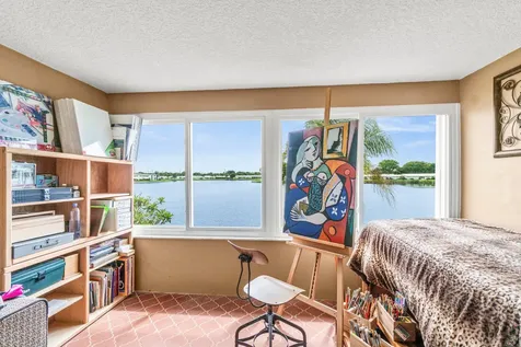 1118 Lake Terrace Boynton Beach FL 33426