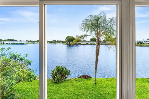 1118 Lake Terrace Boynton Beach FL 33426
