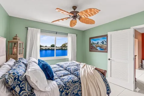 1118 Lake Terrace Boynton Beach FL 33426