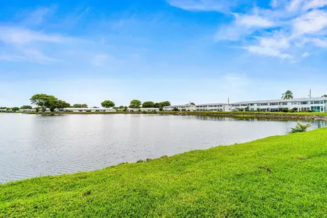 1118 Lake Terrace Boynton Beach FL 33426