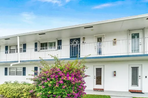 1118 Lake Terrace Boynton Beach FL 33426