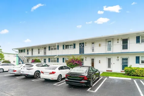 1118 Lake Terrace Boynton Beach FL 33426