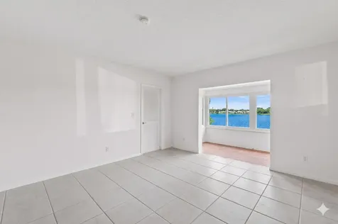 1118 Lake Terrace Boynton Beach FL 33426