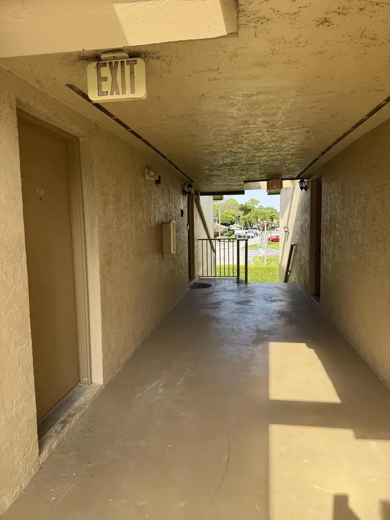 1798 Abbey Road West Palm Beach FL 33415