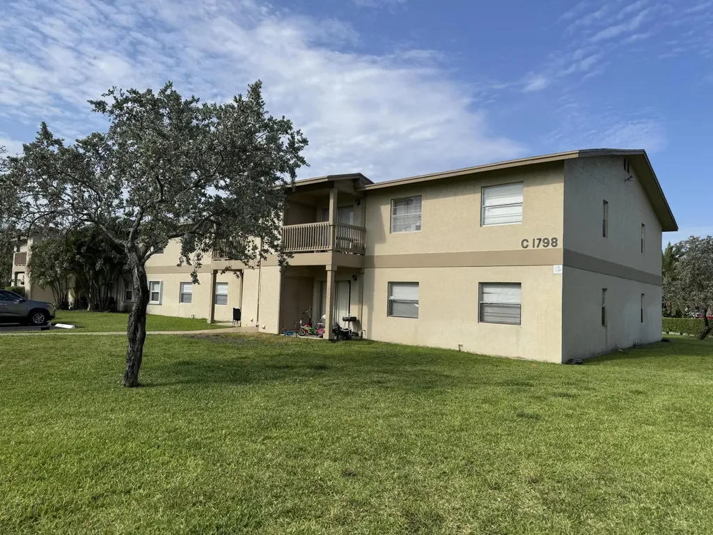 1798 Abbey Road West Palm Beach FL 33415