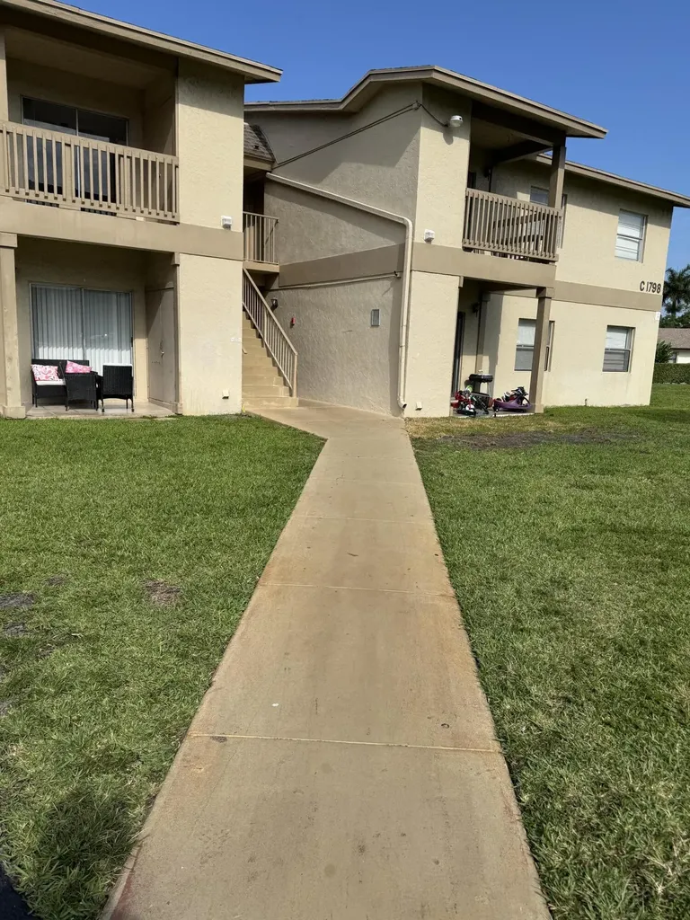 1798 Abbey Road West Palm Beach FL 33415
