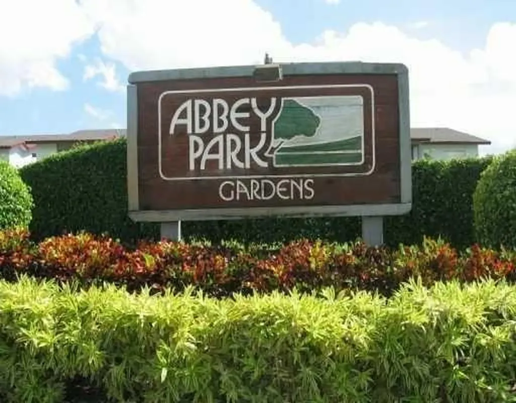 1798 Abbey Road West Palm Beach FL 33415