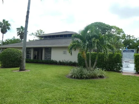 1798 Abbey Road West Palm Beach FL 33415