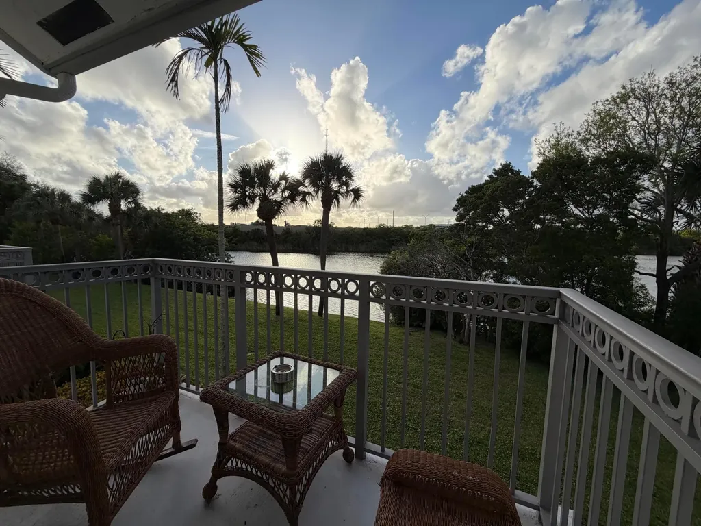 2052 Alta Meadows Lane Delray Beach FL 33444