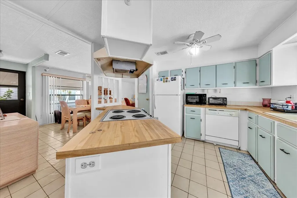 252 NW 53rd Court Deerfield Beach FL 33064