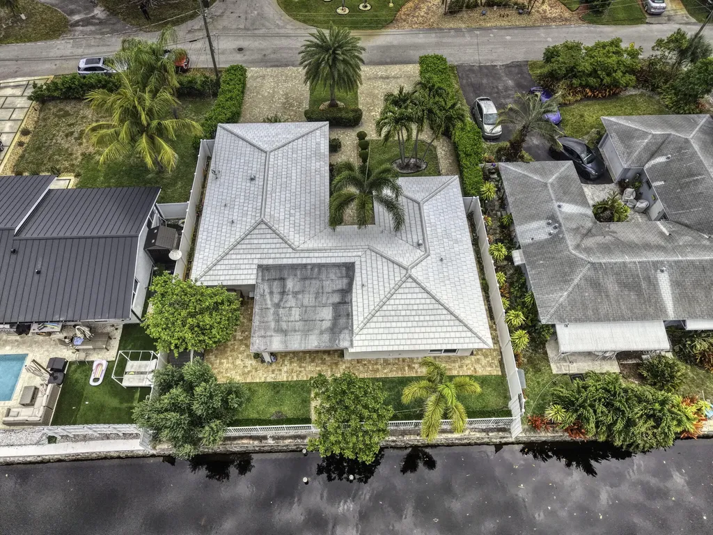 3291-3293 NE 18th Terrace Oakland Park FL 33306