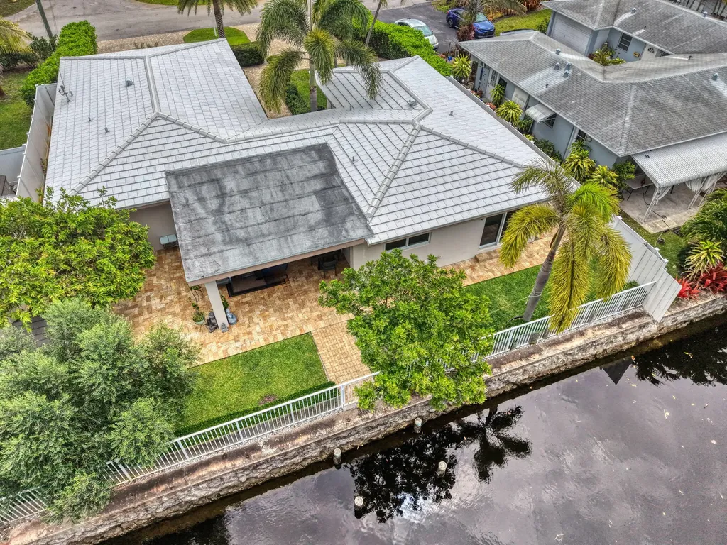 3291-3293 NE 18th Terrace Oakland Park FL 33306