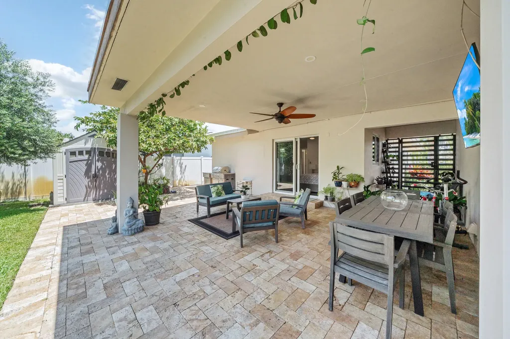 3291-3293 NE 18th Terrace Oakland Park FL 33306