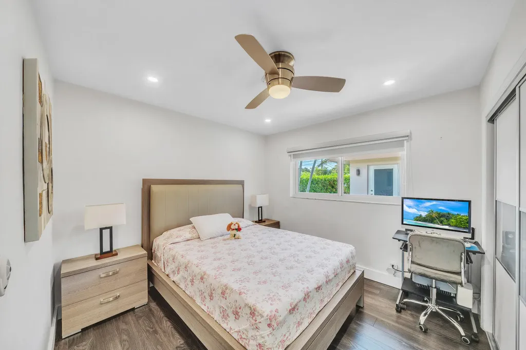 3291-3293 NE 18th Terrace Oakland Park FL 33306