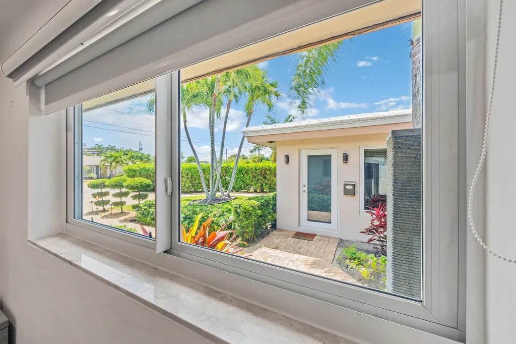 3291-3293 NE 18th Terrace Oakland Park FL 33306
