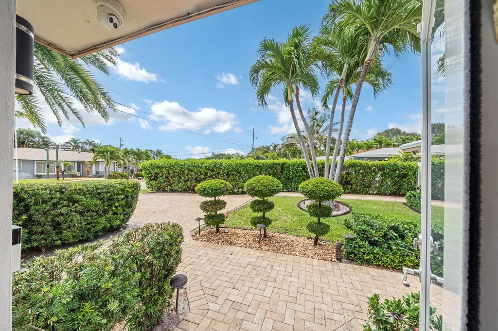 3291-3293 NE 18th Terrace Oakland Park FL 33306