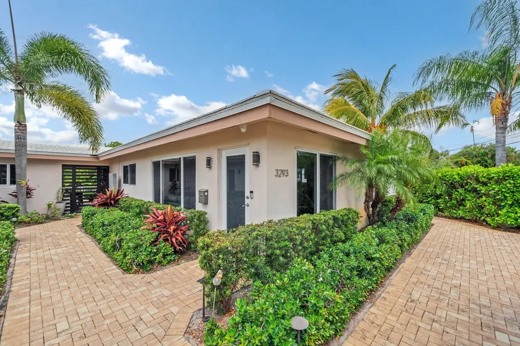 3291-3293 NE 18th Terrace Oakland Park FL 33306