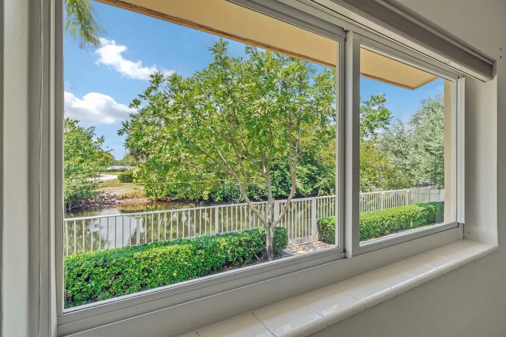 3291-3293 NE 18th Terrace Oakland Park FL 33306