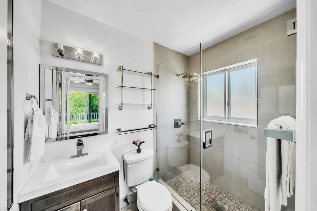 3291-3293 NE 18th Terrace Oakland Park FL 33306