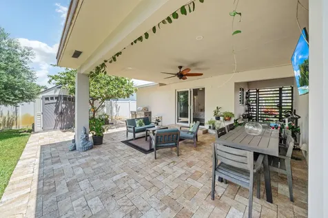 3291-3293 NE 18th Terrace Oakland Park FL 33306