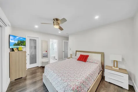 3291-3293 NE 18th Terrace Oakland Park FL 33306