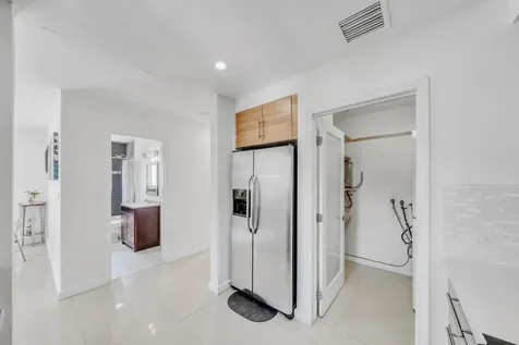 3291-3293 NE 18th Terrace Oakland Park FL 33306