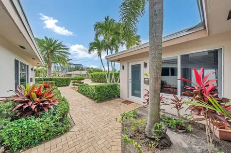 3291-3293 NE 18th Terrace Oakland Park FL 33306