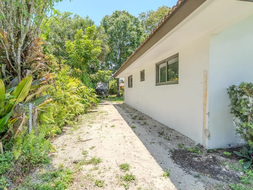 4190 SW 4th Street Plantation FL 33317