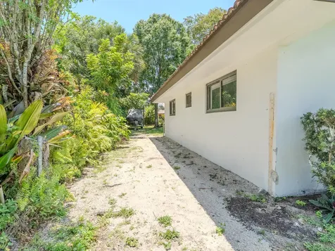 4190 SW 4th Street Plantation FL 33317