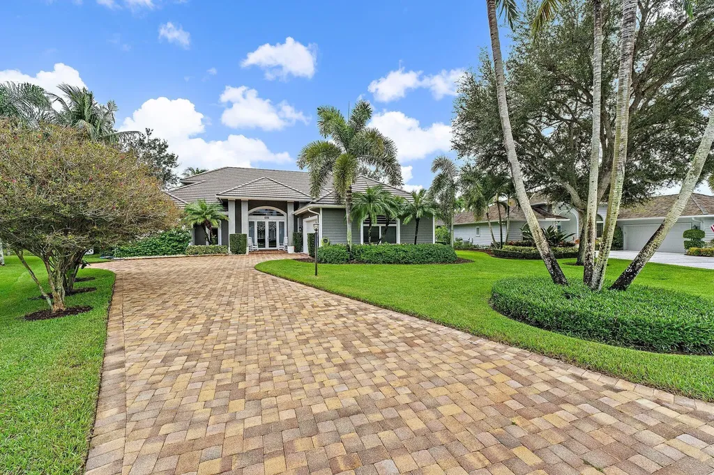 18647 SE Lakeside Drive Jupiter FL 33469