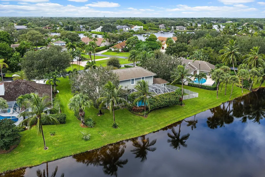 18647 SE Lakeside Drive Jupiter FL 33469