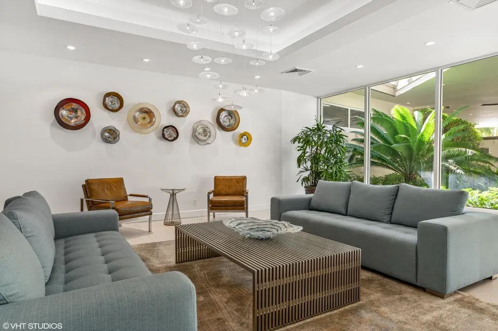 555 SE 6th Avenue Delray Beach FL 33483