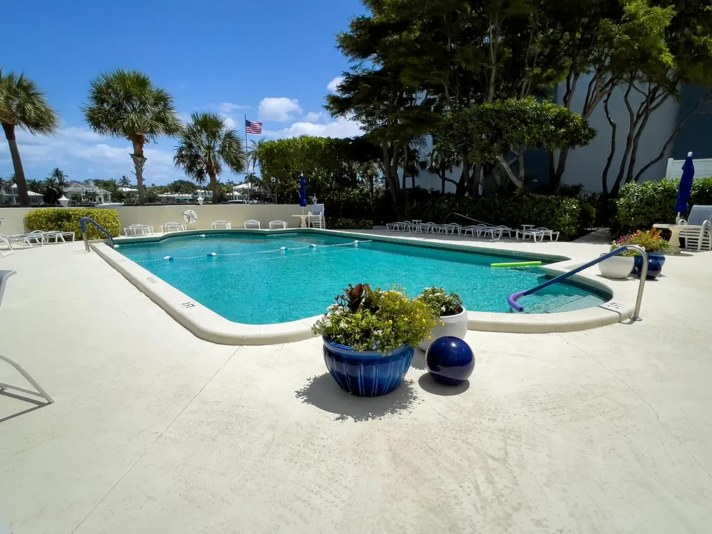 555 SE 6th Avenue Delray Beach FL 33483