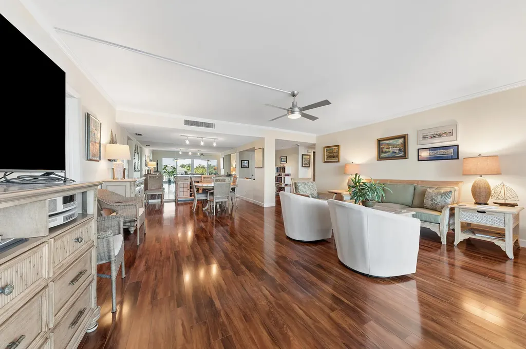 555 SE 6th Avenue Delray Beach FL 33483