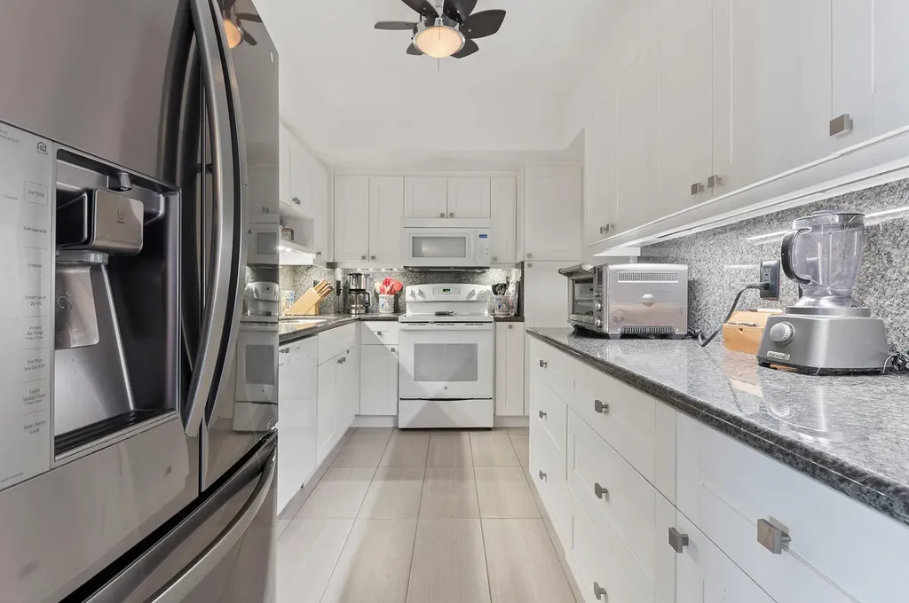 555 SE 6th Avenue Delray Beach FL 33483