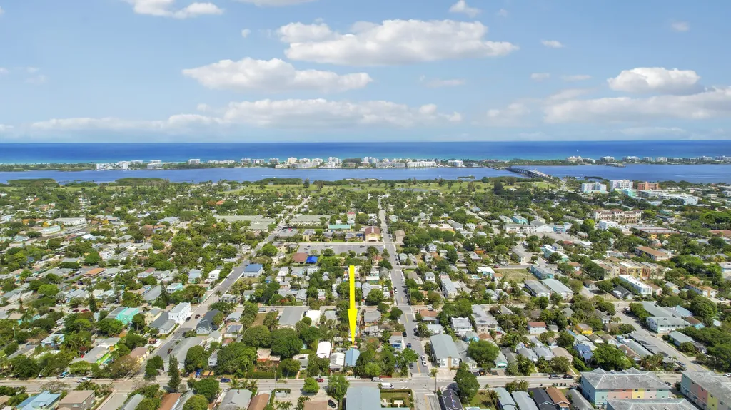 408 N J Street Lake Worth Beach FL 33460