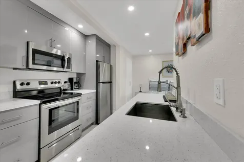 2633 NE 3rd Avenue Wilton Manors FL 33334