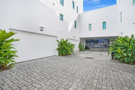 741 NE 4th Avenue Fort Lauderdale FL 33304