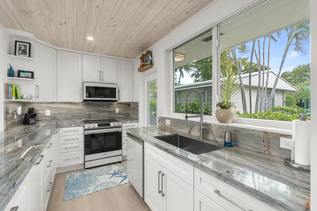 3211 SE 11th Street Pompano Beach FL 33062