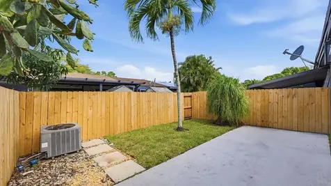 2260 Plum Court Pembroke Pines FL 33026
