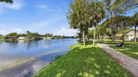 2260 Plum Court Pembroke Pines FL 33026